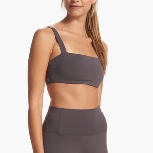 Vuori Evolve Square Neck Bra